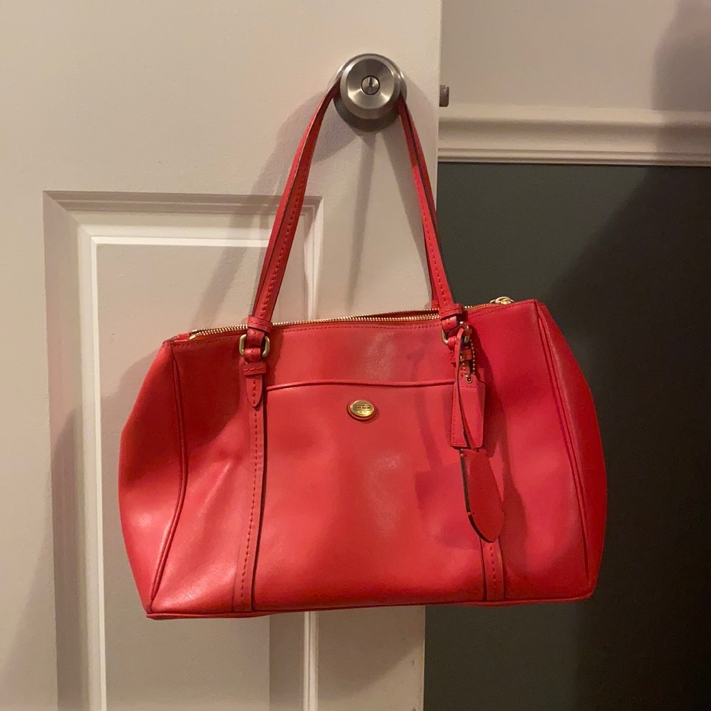 Coach purse- like new!